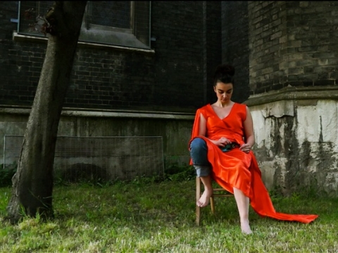 Simona. Žemaitytė, kadras iš videodarbo „Manifestas". 2013 m.