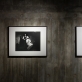 Hiroshi Sugimoto, parodos vaizdas, „Siaubų kambario“ serija. Sidabro želatinos atspaudai. M. Blowerio nuotr. Menininko ir „Hayward“ galerijos nuosavybė