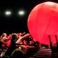 Scena iš spektaklio „Raudonas kamuolys“. D. Matvejevo nuotr.