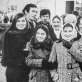 Pirmoje eilėje iš kairės: Aurora Petrulytė, Giedrė Riškutė, Taida Balčiūnaitė ir Birutė Stančikaitė-Šlektavičienė; antroje eilėje iš kairės: Jonas Pleckevičius, Algimantas Gelgotas, Jadvyga Kaštaunaitė-Orantienė, Daina Steponavičiūtė, Regina Maželytė-Taurinskienė. Apie 1974 m.
