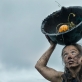 Goda Žukauskaitė performance „78h. ungrowing grass“. D. Kukytės nuotr.