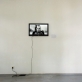 Ekspozicijos fragmentas: kairėje – Linos Pilibavičiutės Bachmetjevos Fisheye, videofilmas „Sėdi“ (2014 m.), dešinėje –Arūno Sprauniaus Vincento van Gogho eskizo „Happy Elk“ („Laimingas elnias“) fikcija ir eilėraščio „Higieninė pasija“ bei Suzanne Vega dainos „Tom’s Dinner“ („Tomo vakarienė“) videokoliažas ( 2015 m.). L. Skeisgielos nuotr.