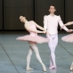 Haruka Ohno, Benjaminas Thomas Davisas ir Karolina Matačinaitė balete „Pachita“. M. Aleksos nuotr.
