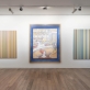 Bridget Riley, „Myrrh" (1985), Georges Seurat „Cirkas " (1891), Bridget Riley, „Saulėgrąža" (1982). „Point de départ", parodos fragmentas. 2026 m. Orsay muziejaus, L. Striffling-Marcu nuotr.