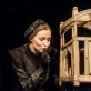 Andžela Vitauskaitė spektaklyje „Raudonoji knyga“. D. Matvejevo nuotr.