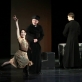 Scena iš spektaklio „Altorių šešėly“. Nuotraukos iš Klaipėdos valstybinio muzikinio teatro archyvo