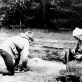 Archeologė R. Rimantienė Margiuose prie atkasamo židinio (Asm. archyvo nuotr.)