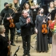 Mari Poll, Robertas Šervenikas ir Lietuvos nacionalinis simfoninis orkestras po koncerto. D. Matvejevo nuotr.