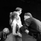 Scenografė ir kostiumų dailininkė Jekaterina Zlaja derina šokio spektaklio  „Romeo ir Džuljeta“ rūbus. J. Lebedevos nuotr.