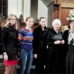 Birutė Vainiūnaitė (viduryje) po koncerto Paryžiaus amerikiečių bažnyčioje. Nuotrauka iš asmeninio archyvo