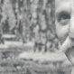 Parodos „PURVYTIS“ vizualusis identitetas. 2022. Panaudotas kadro fragmentas iš kino žurnalo
„Ausland Woche“ (Nr. 552, 1942, studija „UFA“, Latvijos nacionalinio archyvo Latvijos valstybinio
kinofotofonodokumentų archyvas) siužeto apie Vilhelmo Purvyčio paskutinę personalinę parodą Rygos
miesto dailės muziejuje