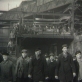 Kadras iš filmo „Darbininkai išeina iš fabriko“