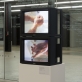 Bruce’o Naumano instaliacijos „Washing Hands Normal“ / „Įprastas rankų plovimas“ (1996) vaizdas „Tate modern“. M. Greenwood nuotr. © Bruce Nauman / ARS, NY and DACS London 2020